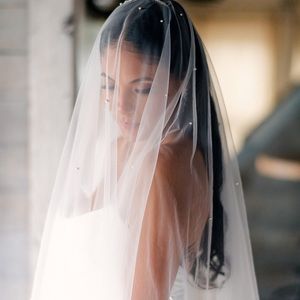 Pearly Blusher Veil. Barely worn!